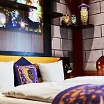 Legoland Castle 4*